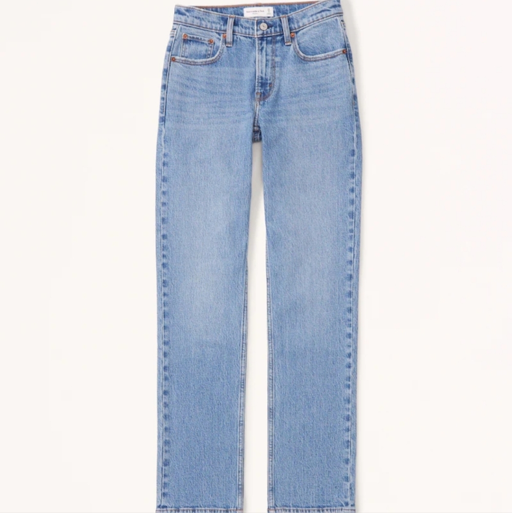 A & F Mid Rise Straight Jean in Short Length